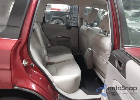 2011 Subaru Forester 2.5X z USA, uszkodzony, nr VIN JF2SHBBC2BH710141